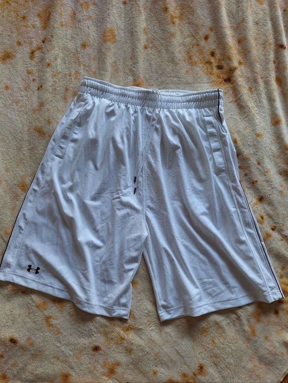 NWT Under Armour Men’s White Athletic Mesh Basketball Shorts Size XL
